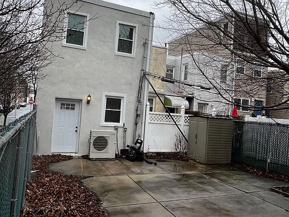 4th image of 2637 Tulip St