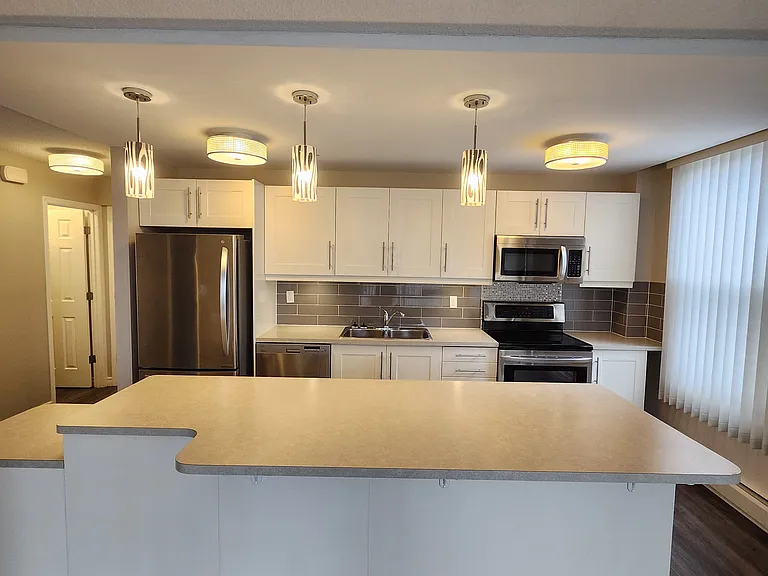 2315 14a St SW — Photo 4