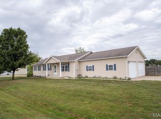 291 Carter St, Beckemeyer, IL 62219