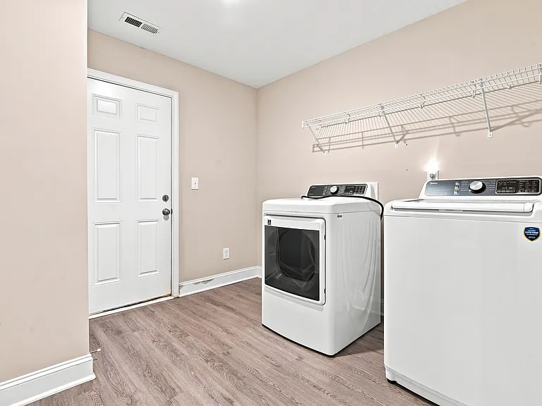 6415 Flo Dr NW — Photo 9