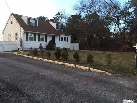 3rd image of 536 Donegan Ave