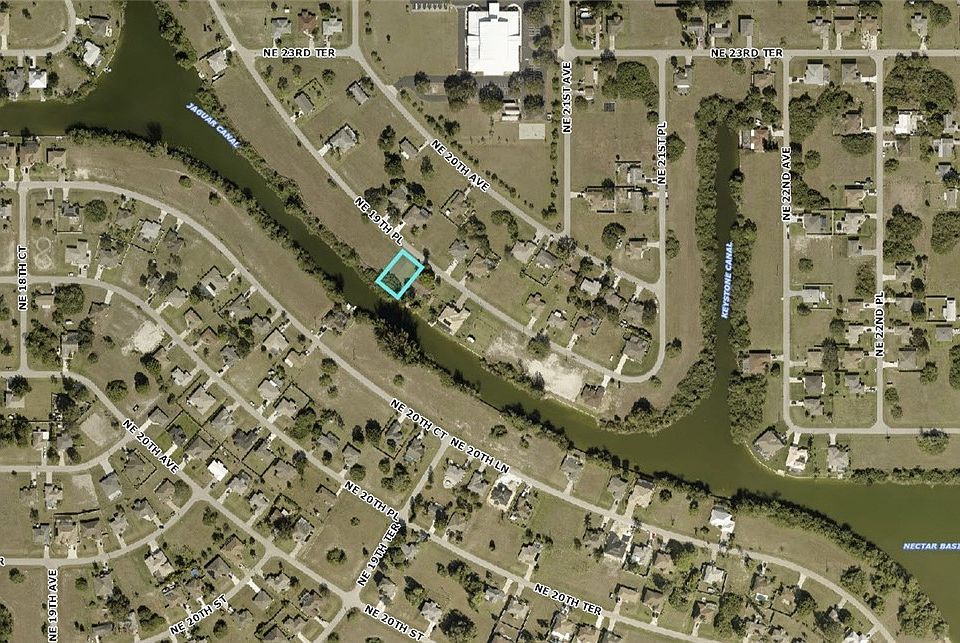 2nd image of 2208 NE 19th Pl