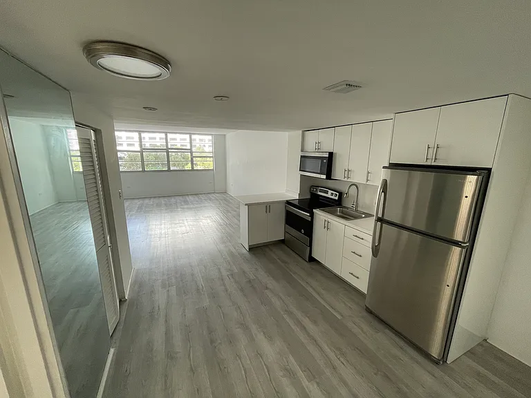801 Brickell Bay Dr #463 — Photo 5