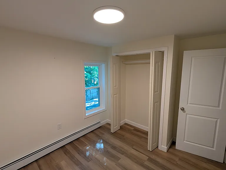 31-33 Glen St #31 — Photo 14