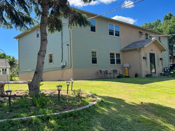 730 Clevio St APT 3, Old Forge, PA 18518