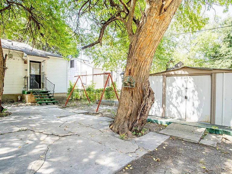 3323 W Clarendon Dr — Photo 20