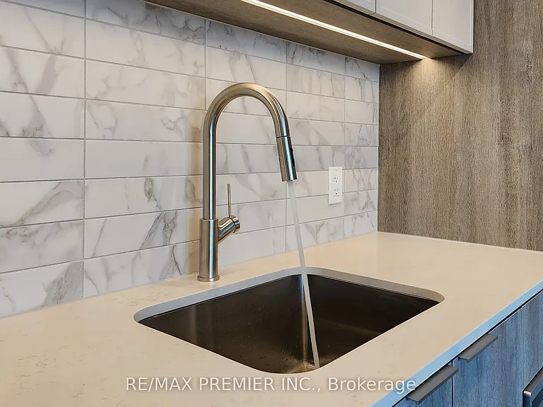 2020 Bathurst St #1116 — Photo 7