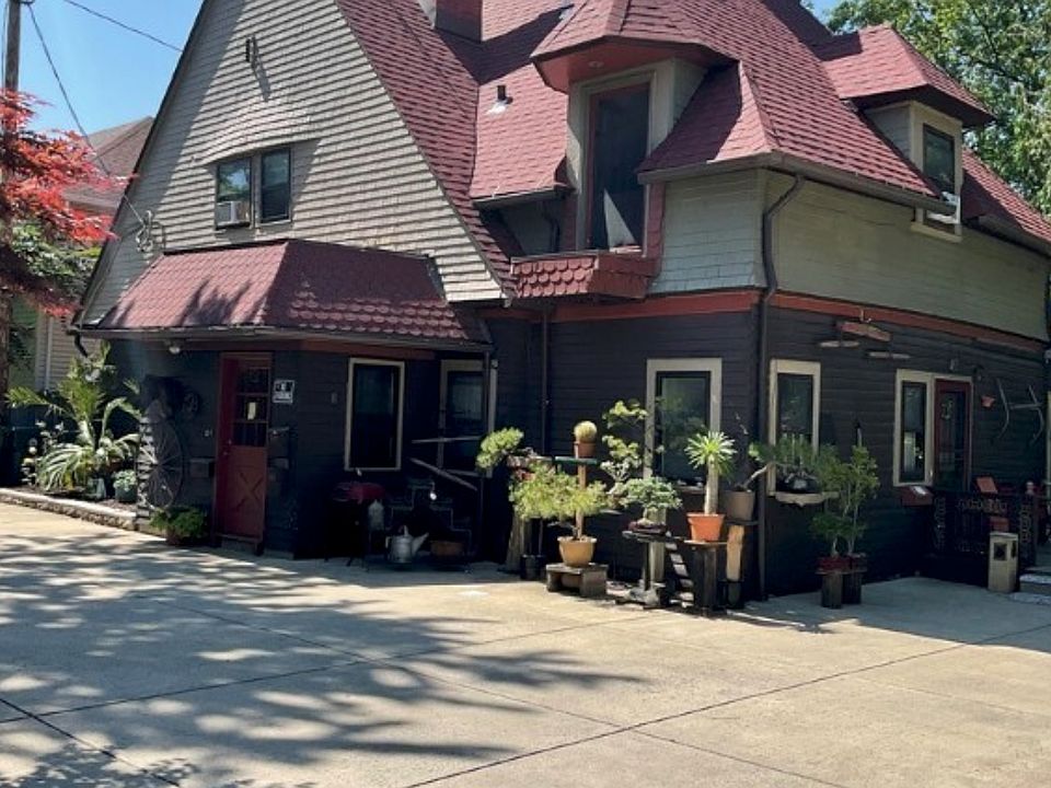 1st image of 332 Goundry St #2L