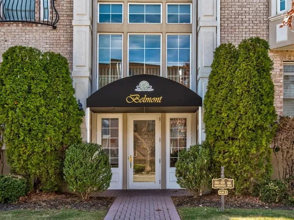 303 Roosevelt Way, Westbury, NY 11590