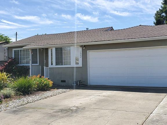 2nd image of 1602 Eisenhower Dr
