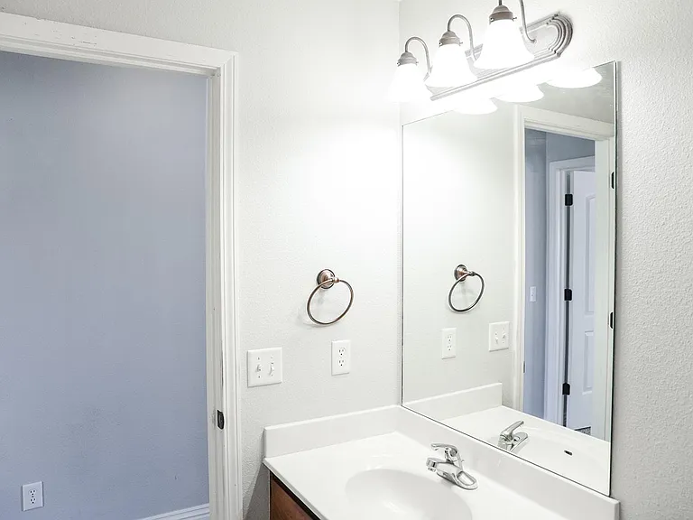 2604 W Garton Rd — Photo 12