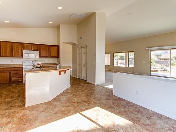 3rd image of 39667 S Hollywood Way