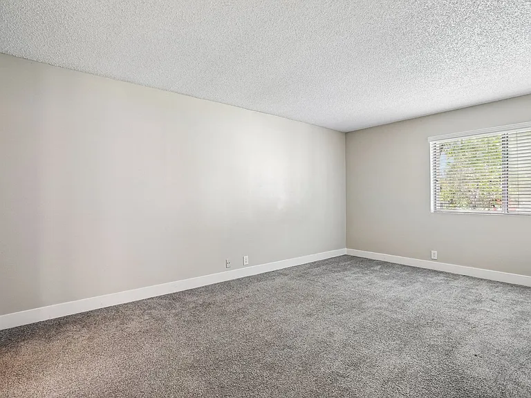 Brighton Place Apartments — Photo 52