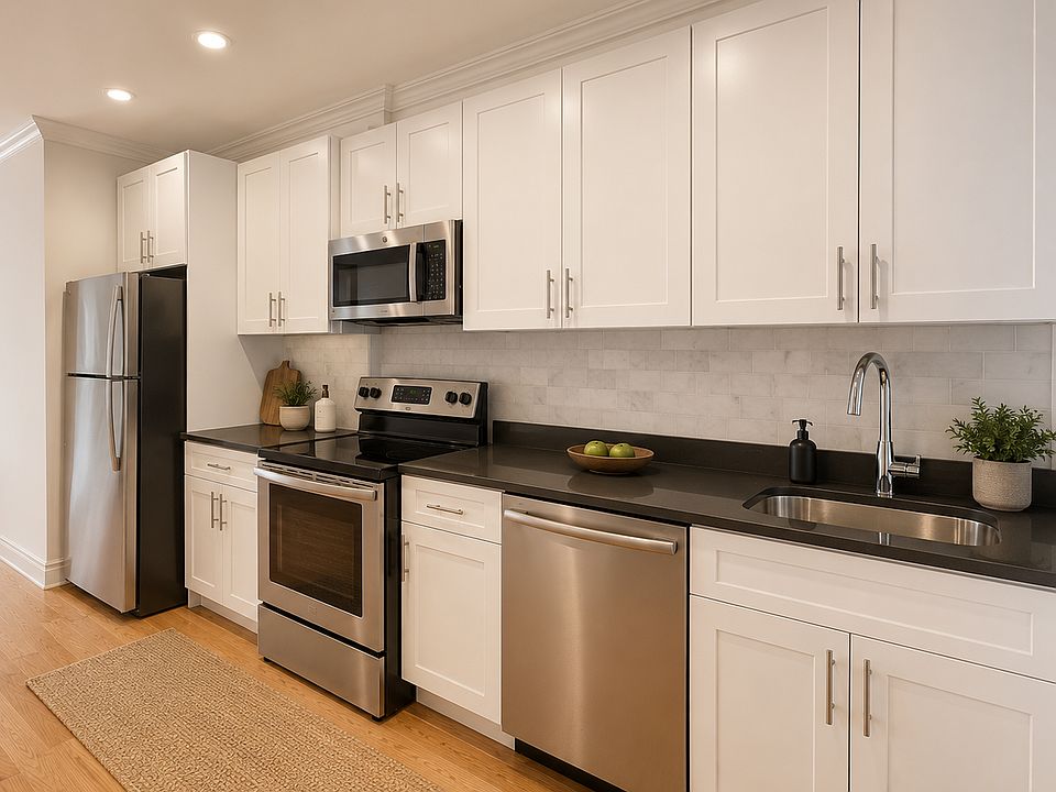 2nd image of 106 Bond St APT 6