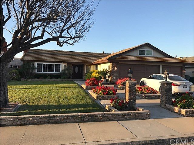 Gorgeous curb appeal when flowers bloom.
