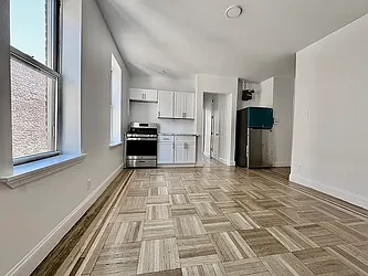 187 Pinehurst Avenue