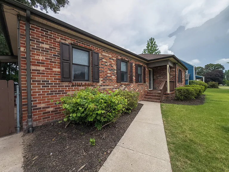 7205 John Elizabeth Pl — Photo 57