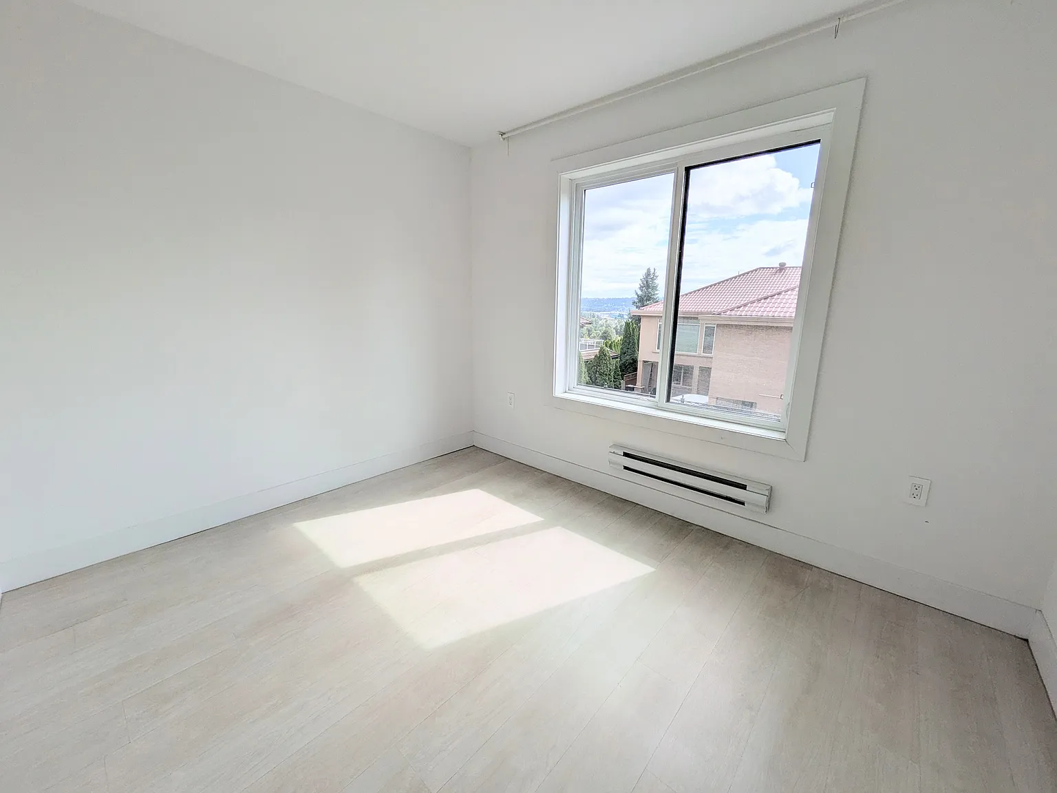 1202A Hammond Ave, Coquitlam — Photo 4