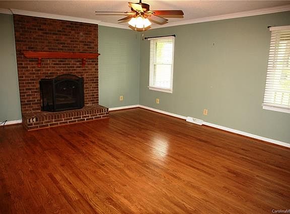 3rd image of 292 Herlong Ave