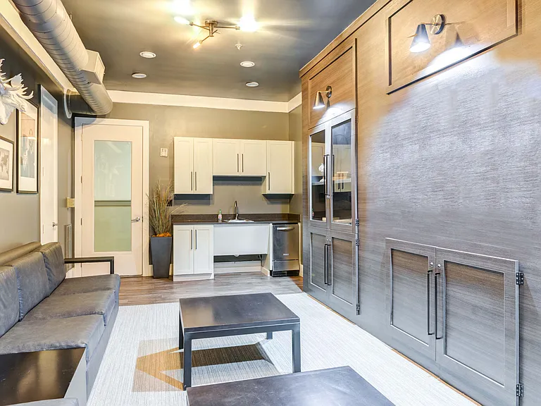 Lakeshore Lofts — Photo 21