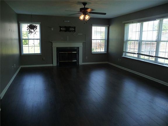 3rd image of 10647 Magenta Dr