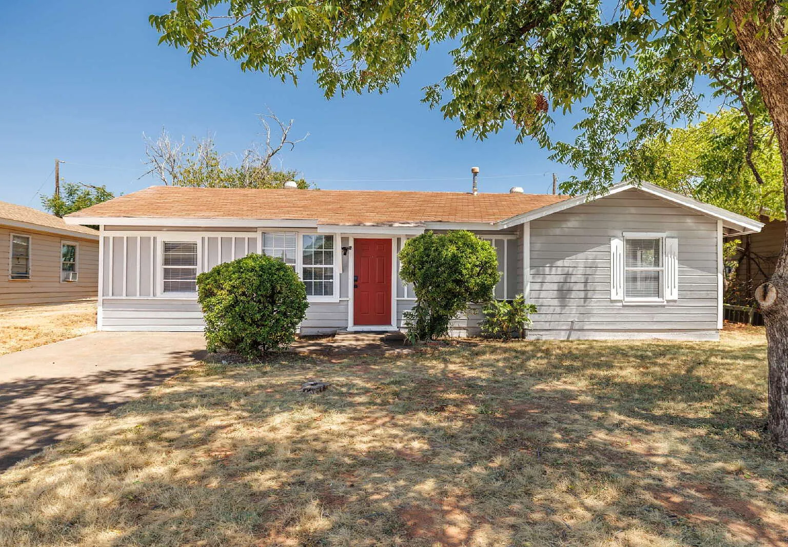4 bed, 2.0 bath, $1,800 — Photo 2