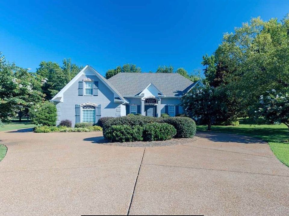 1st image of 51 Woodmanor Pl