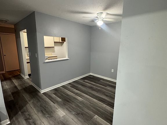 Dining Area (Middle Unit)