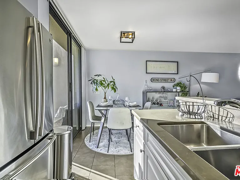 7320 Hawthorn Ave #315 — Photo 12