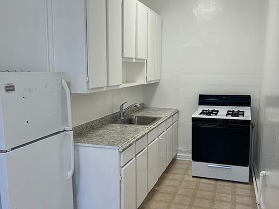 2nd image of 621 S Dunsmuir Ave APT 302