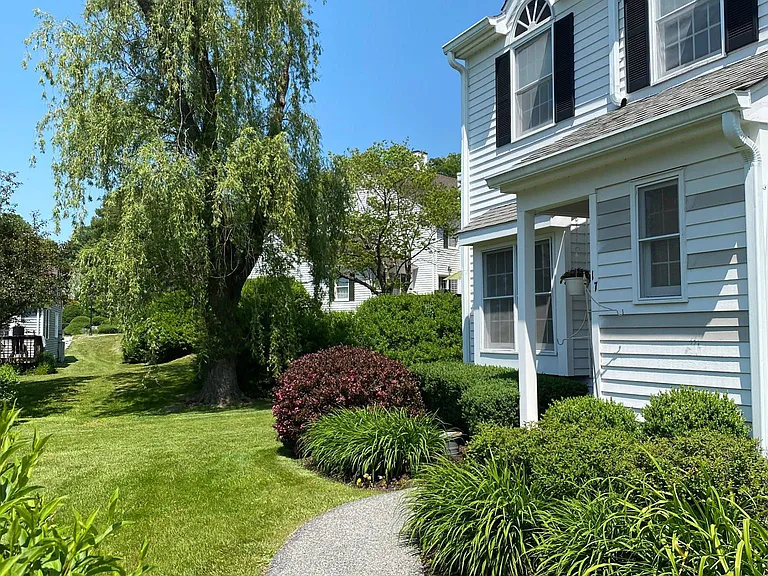 17 Briar Ct #17 — Photo 11