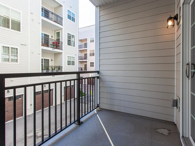 110 Brinley Ct — Photo 12