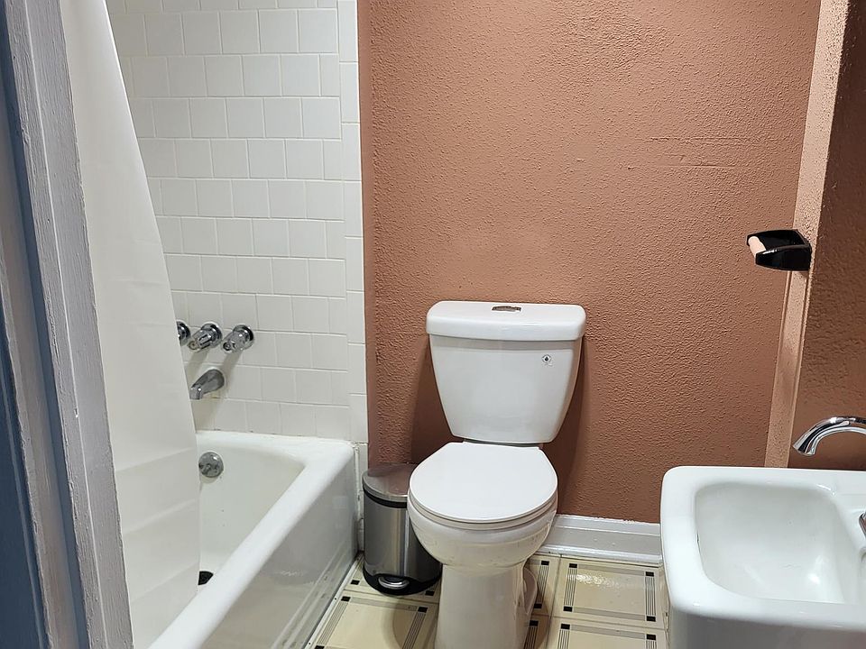 Full bathroom