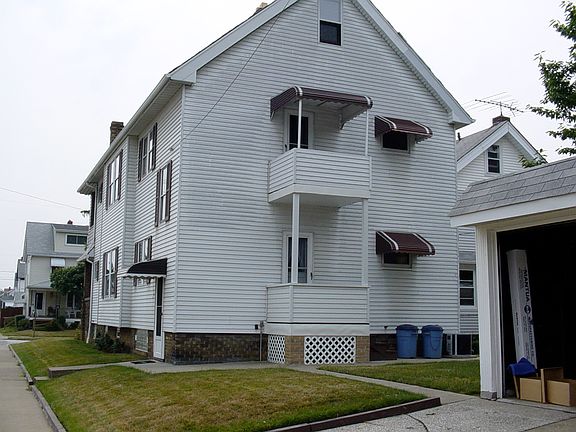 3rd image of 2112 Wascana Ave