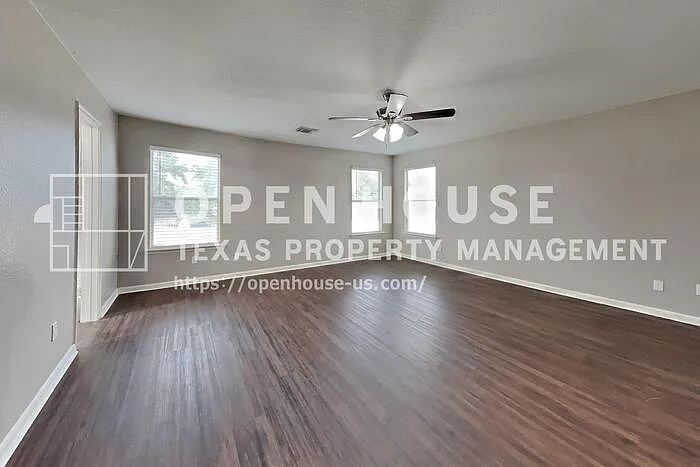 6439 Lily Hollow Ct — Photo 8