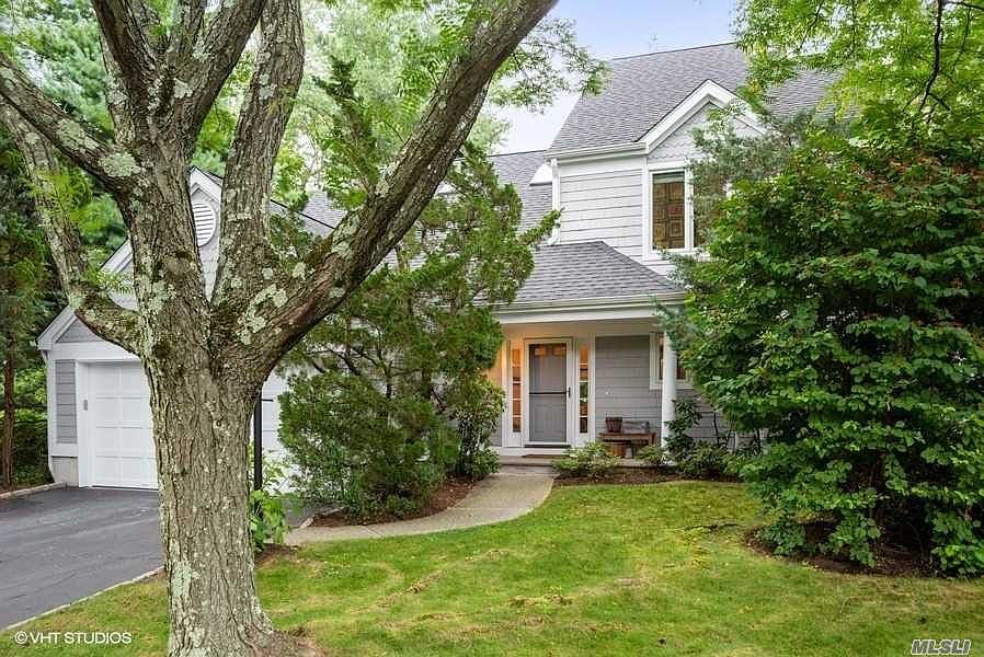 1st image of 4 Oakcrest Ln