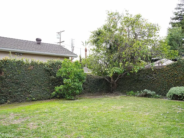 6343 Livia Ave — Photo 23