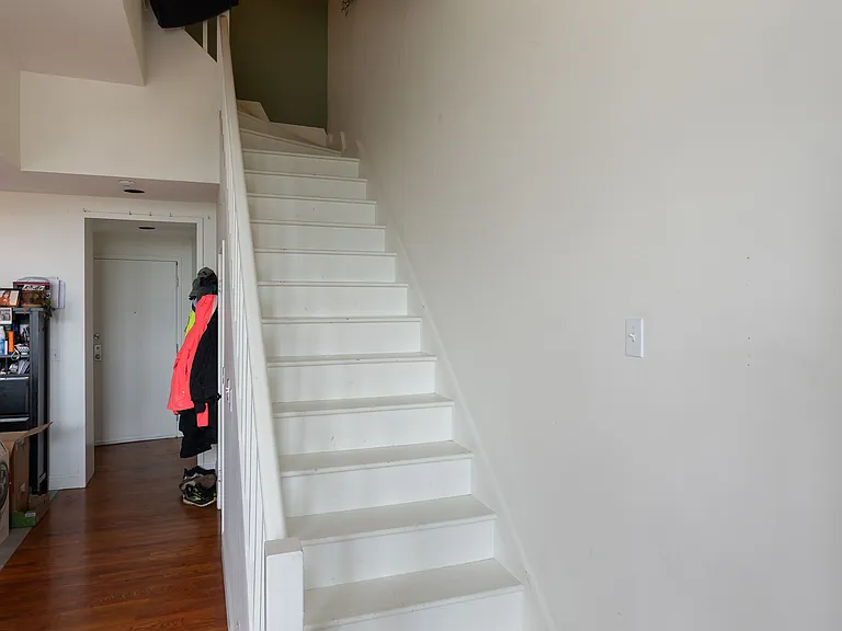 240 Heath St #8 — Photo 12