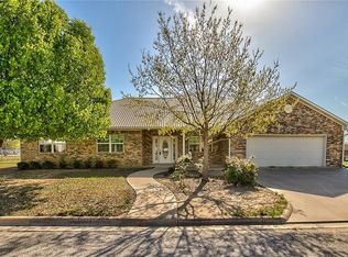 206 N Sycamore St, Muenster, TX 76252