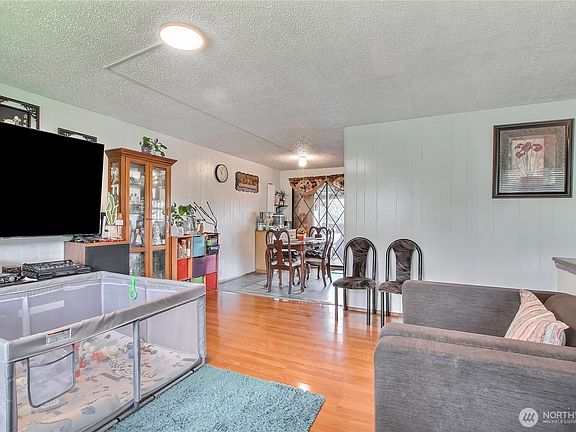 5th image of 4560 34th Avenue S
