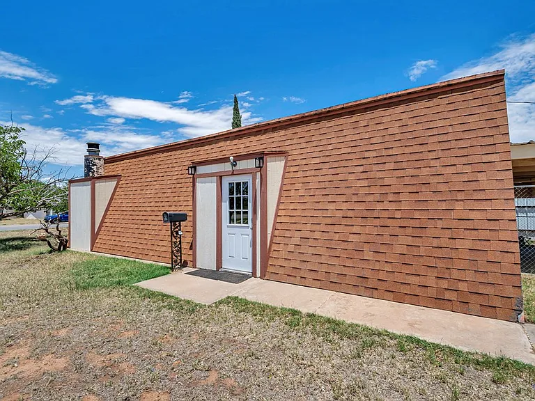 1707 College Ave — Photo 8