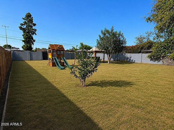 2nd image of 5731 W VISTA Avenue