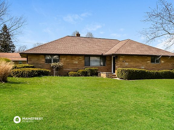 4th image of 688 Radford Dr