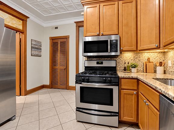 4th image of 1404 W Flournoy St APT 2