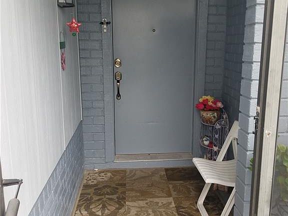 2nd image of 10427 New Bedford Ct