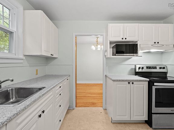4th image of 6921 Chebucto Rd