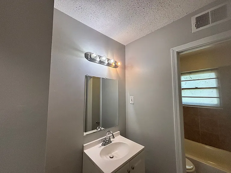 5203 Black Diamond Cv — Photo 36