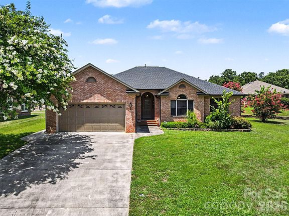 3rd image of 507 Birmingham Ct