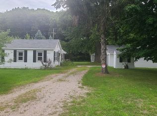 4242 Pine Grove Ave, Fort Gratiot, MI 48059