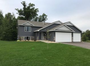 2763 Davis St S, Cambridge, MN 55008